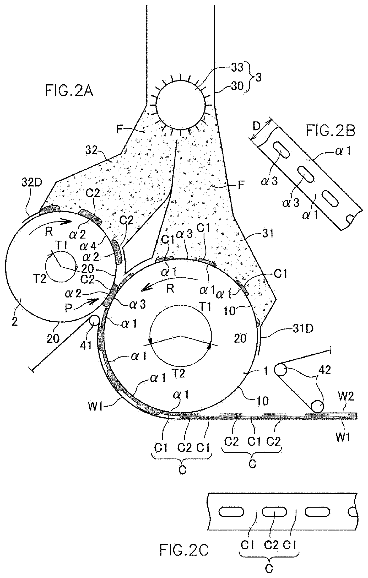 Apparatus and method for manufacturing absorbent core used in disposable wearable article