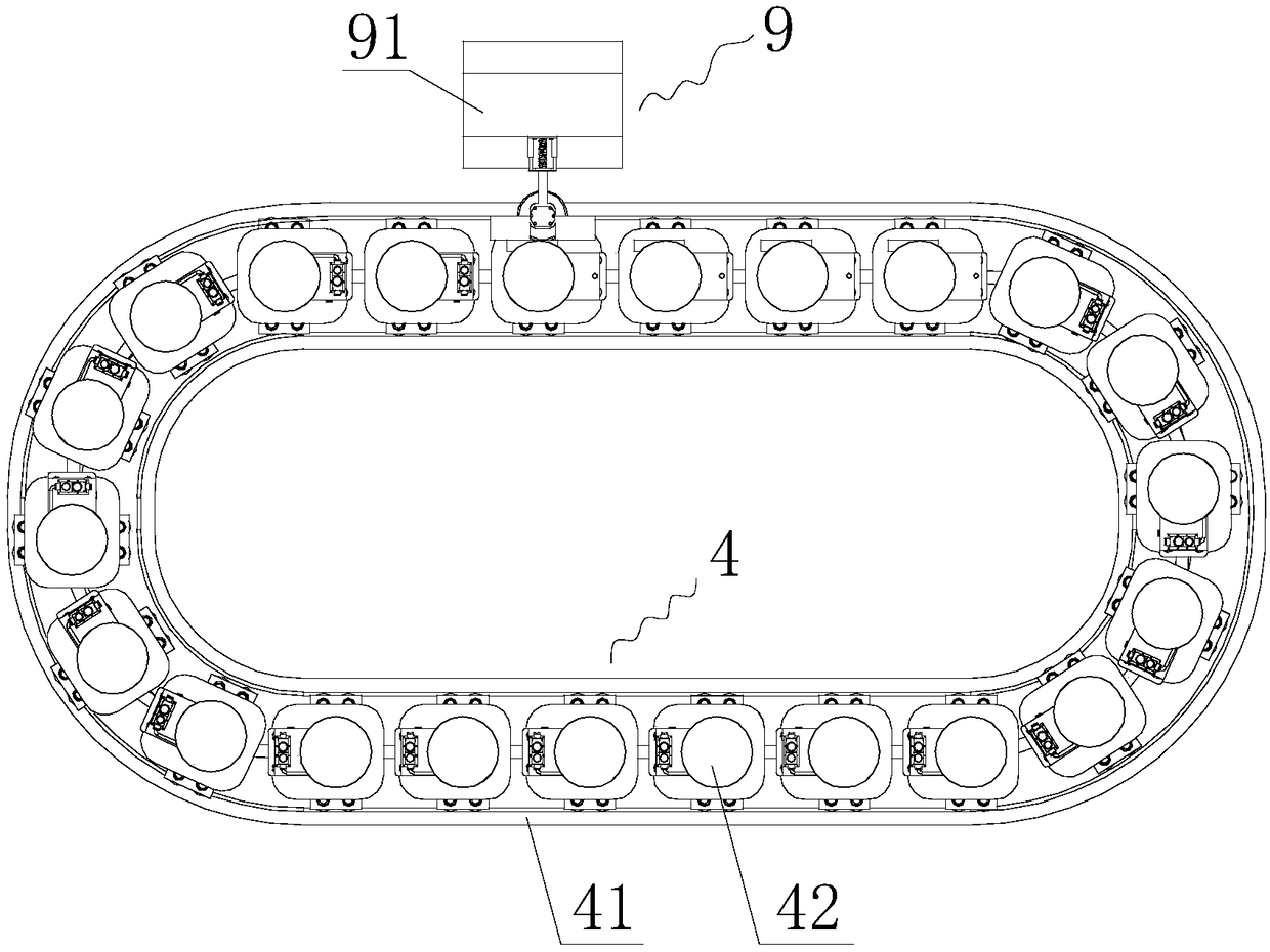 Multi-stage conveying and bionic shell opening device for scallops