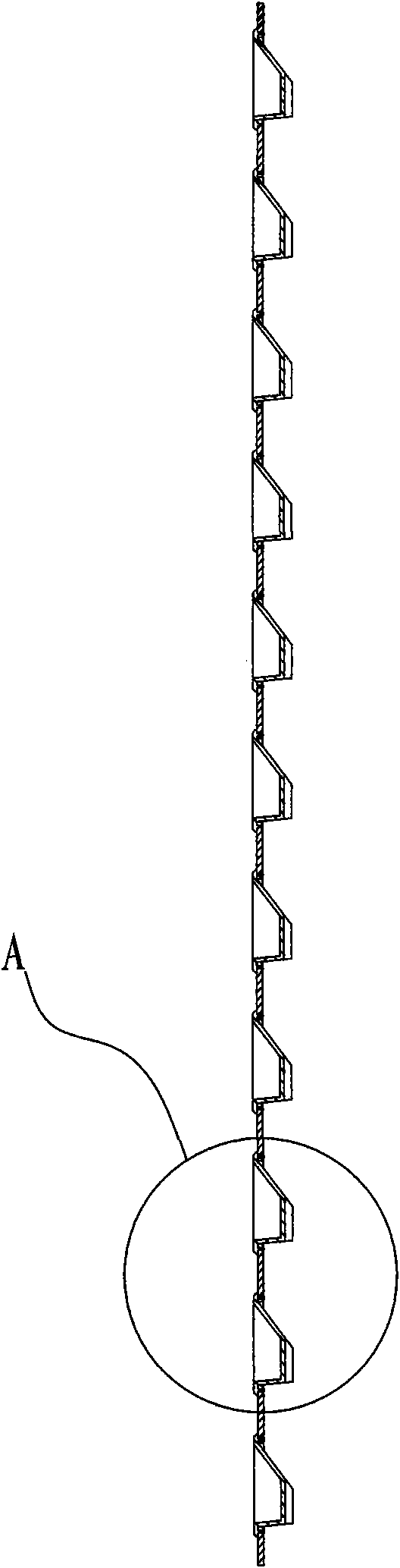 LED streetlamp reflector and streetlamp having LED streetlamp reflector