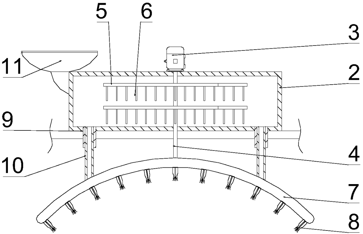 Crank rocker type yoghourt additive spraying device of feed used for breeding of meat poultry