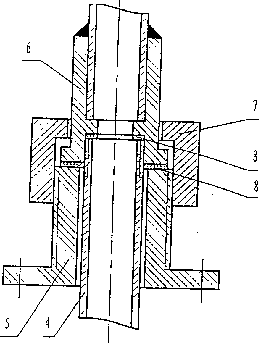 Demountable ring-shaped ammonia-feeding pipe equipped on nitriding furnace for making atmosphere homogeneous