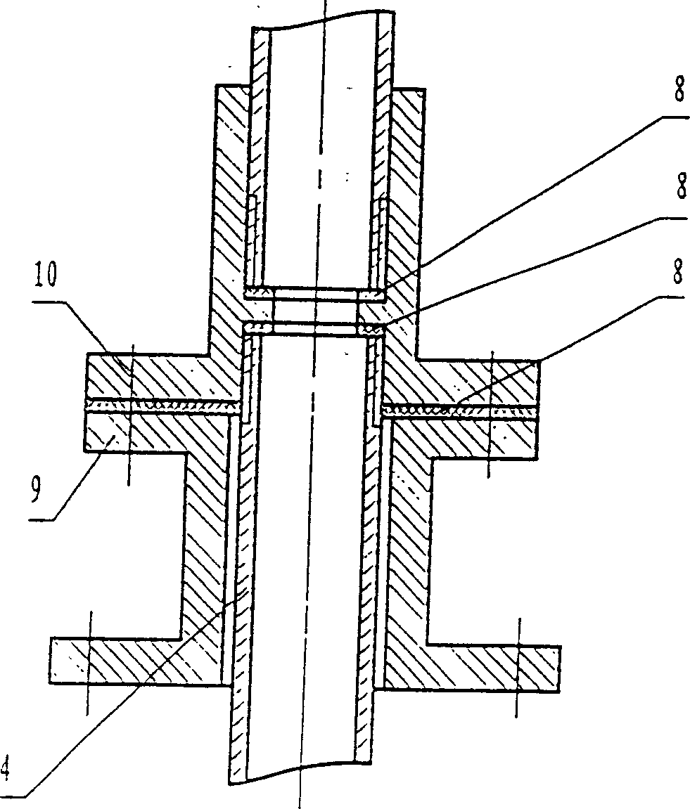 Demountable ring-shaped ammonia-feeding pipe equipped on nitriding furnace for making atmosphere homogeneous