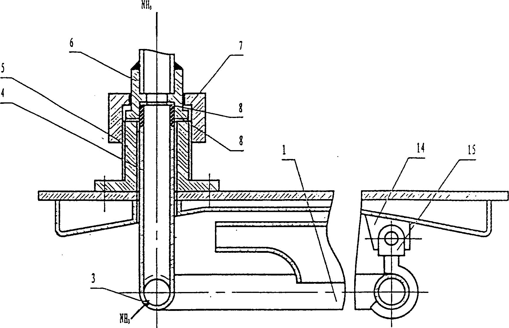 Demountable ring-shaped ammonia-feeding pipe equipped on nitriding furnace for making atmosphere homogeneous