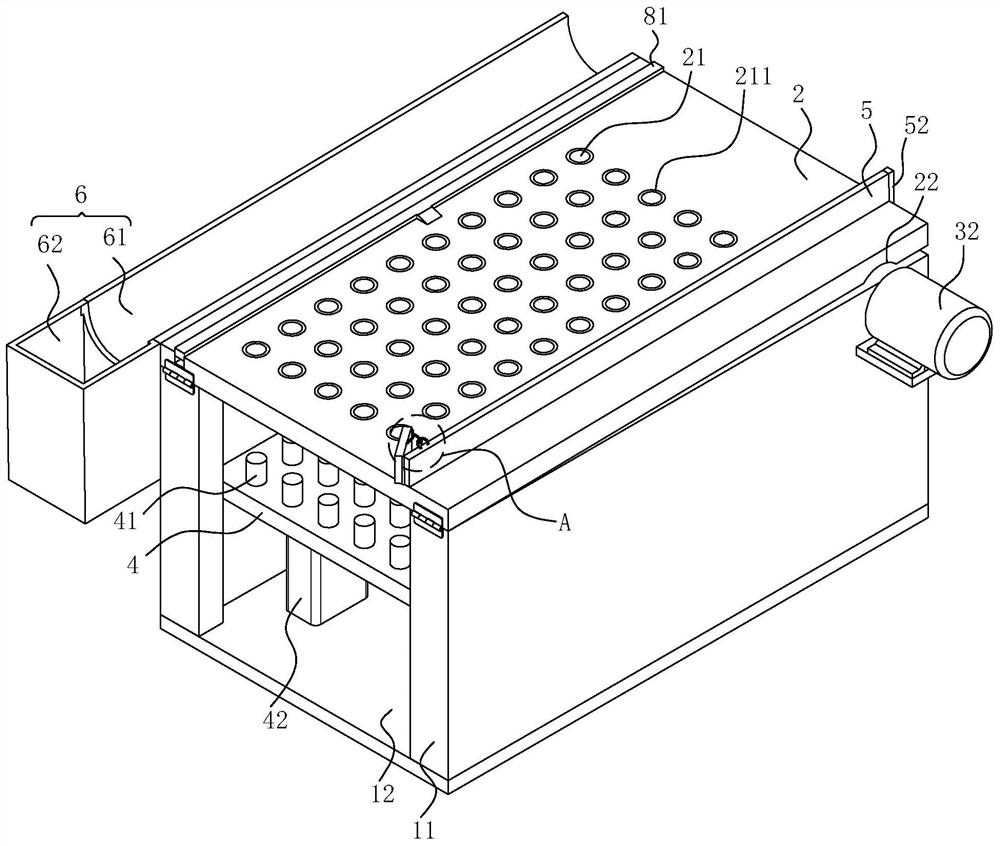 Construction waste recycling device and recycling process thereof