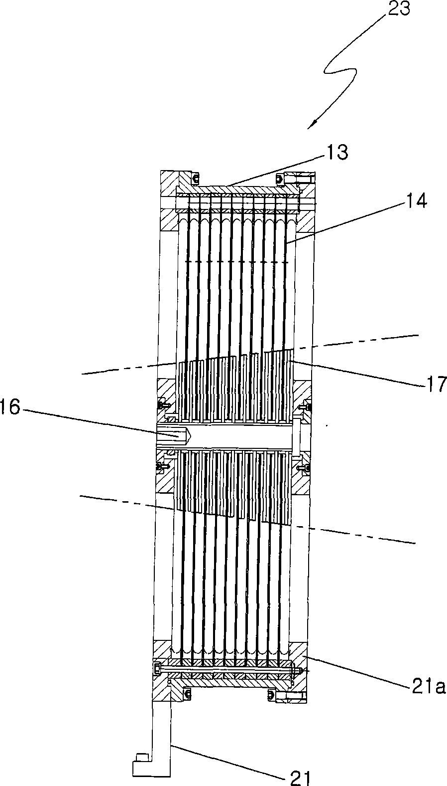 Filtering apparatus employing multistage rotor generating variable vortex flow