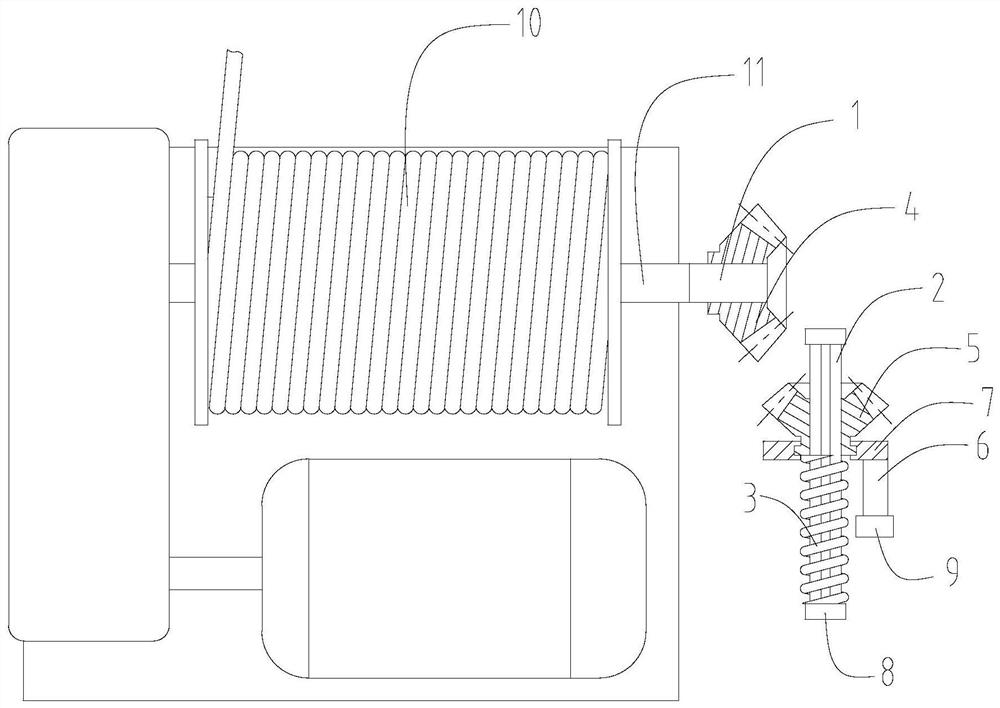 Slope winch safety protection device and slope winch