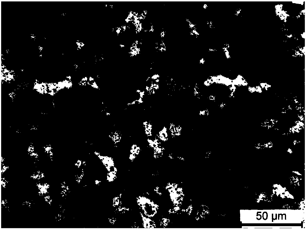 Medium-low carbon steel wire with excellent deformation performance and production method thereof