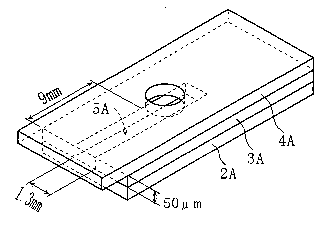 Analytical instrument having improved arrangement of reagent section and analytical method