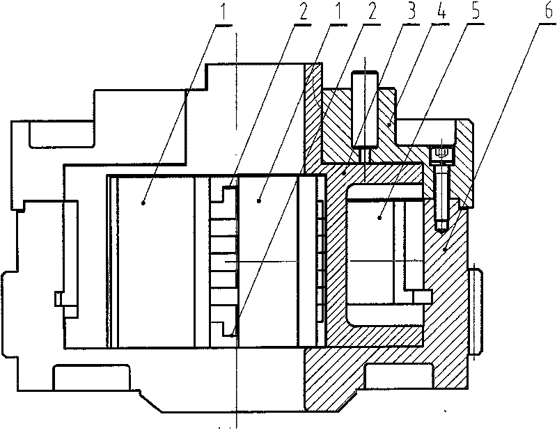 Chucking mechanism of dynamic clamp head capable of not damaging tube