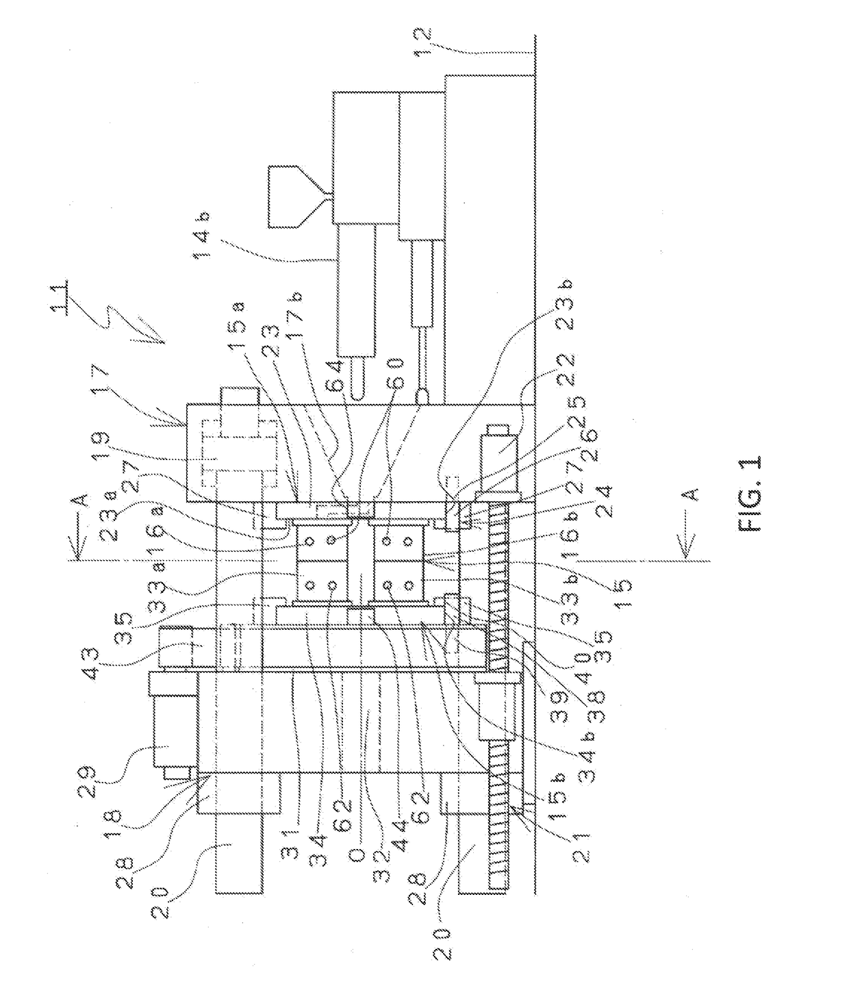 Rotary mold type injection molding machine and method for exchanging mold of rotary mold type injection molding machine