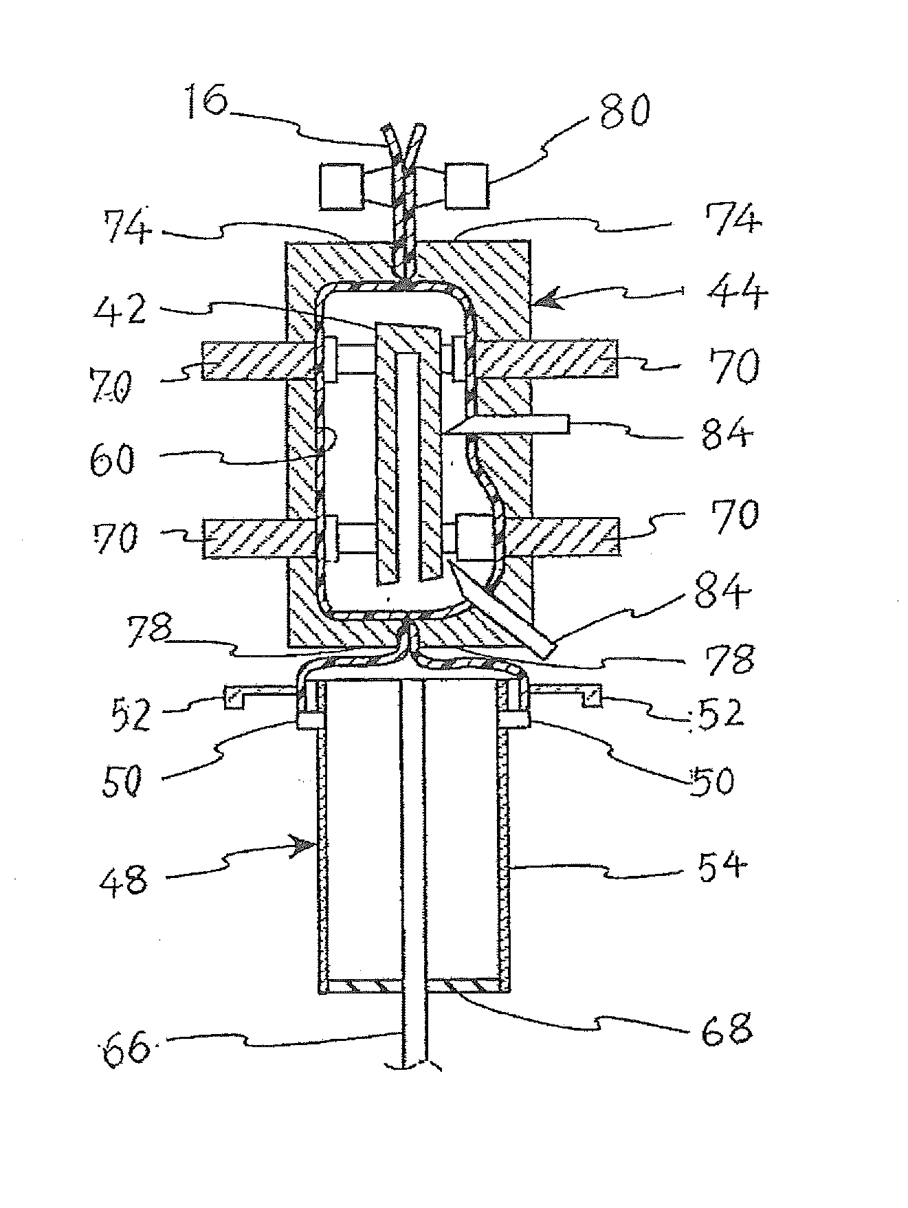 Blow molding device and blow molding method