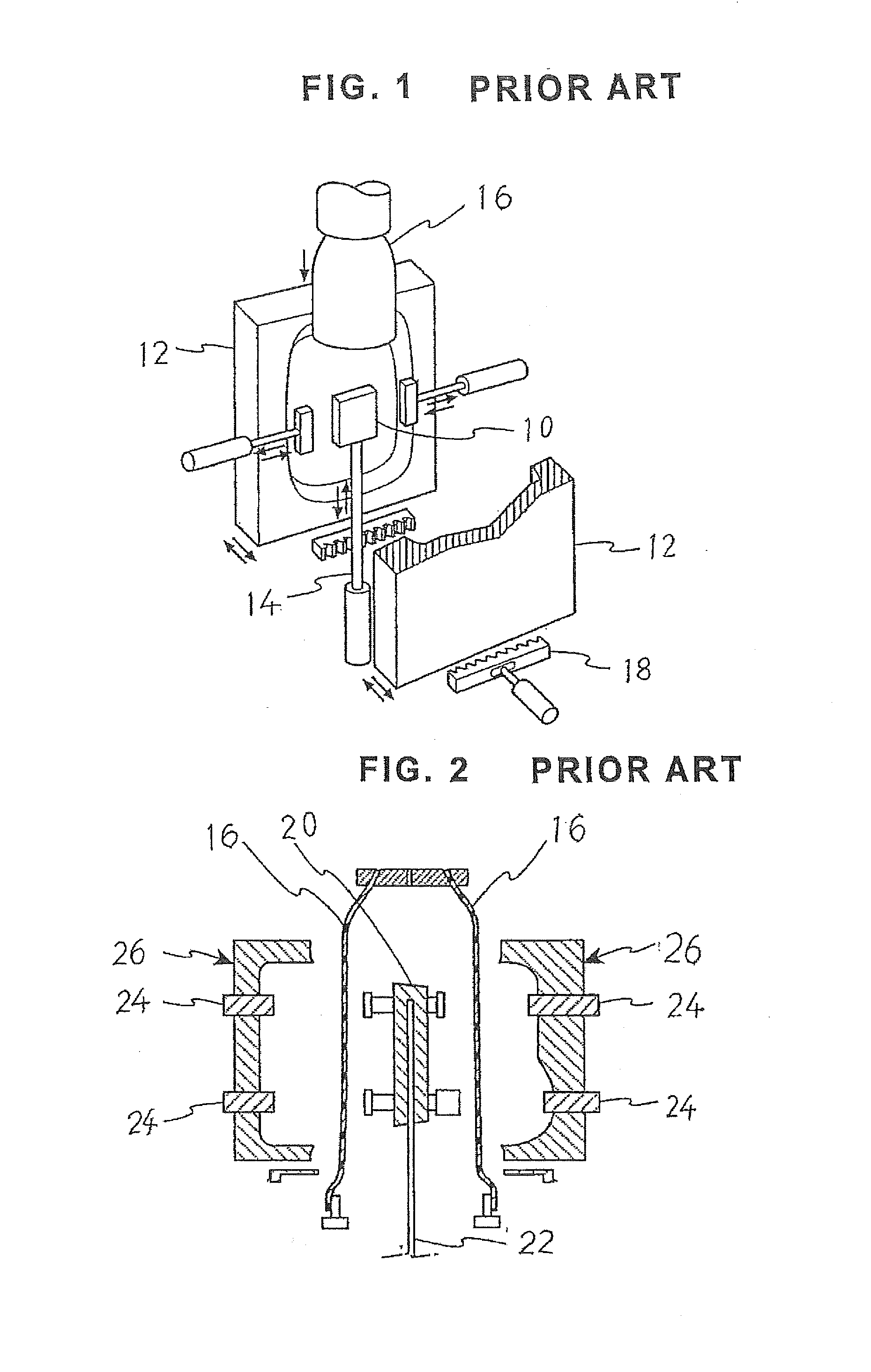 Blow molding device and blow molding method