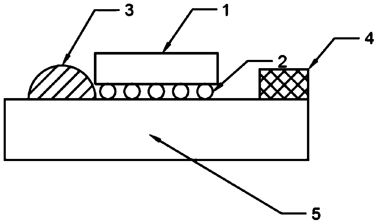 Electronic packaging device and underfilling method