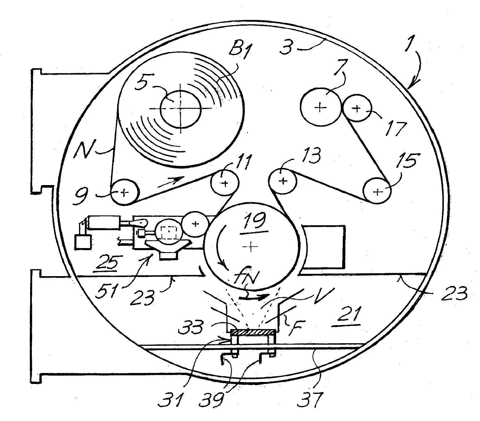 Vacuum metallization device with means to create metal-free areas