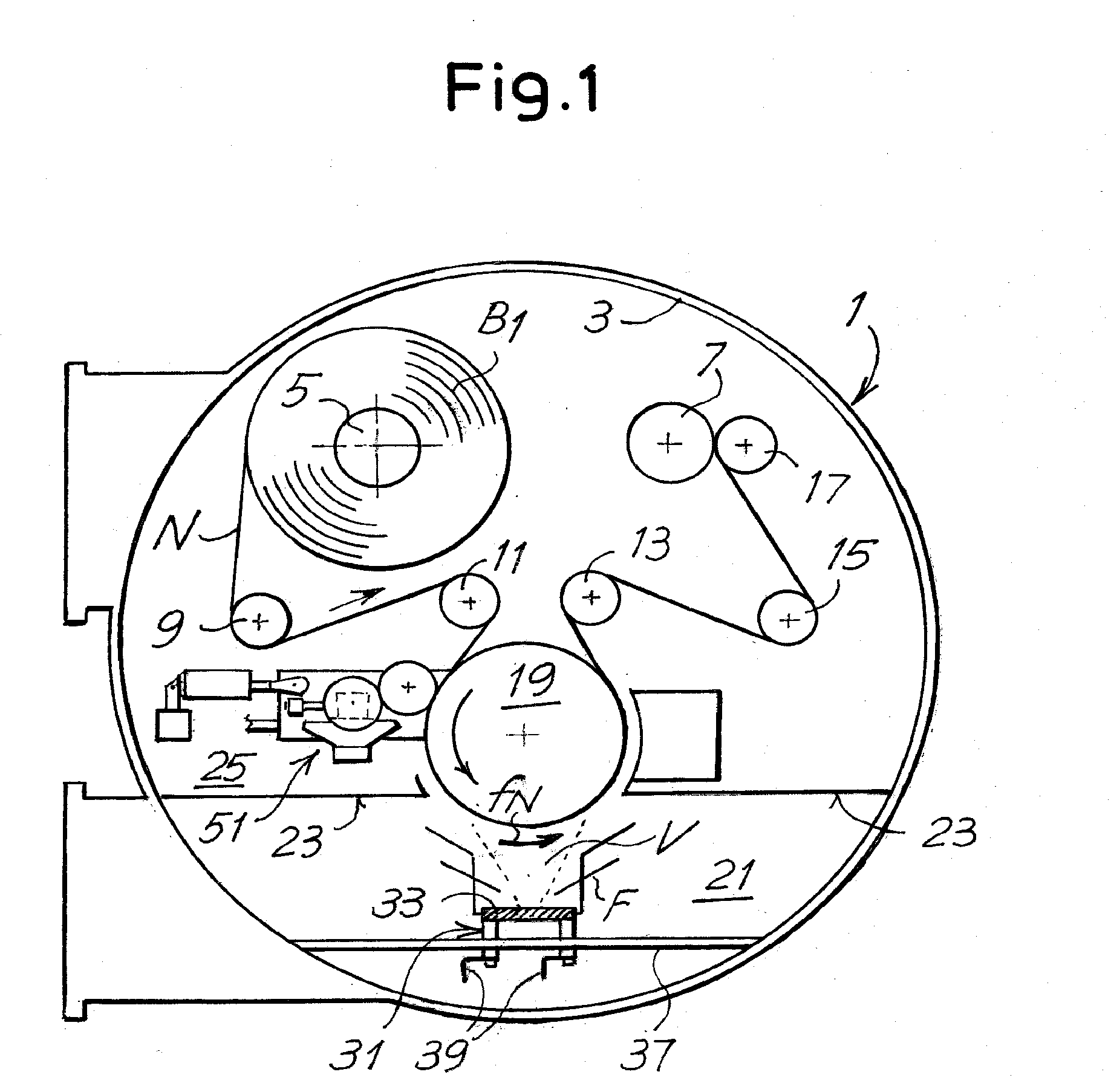 Vacuum metallization device with means to create metal-free areas