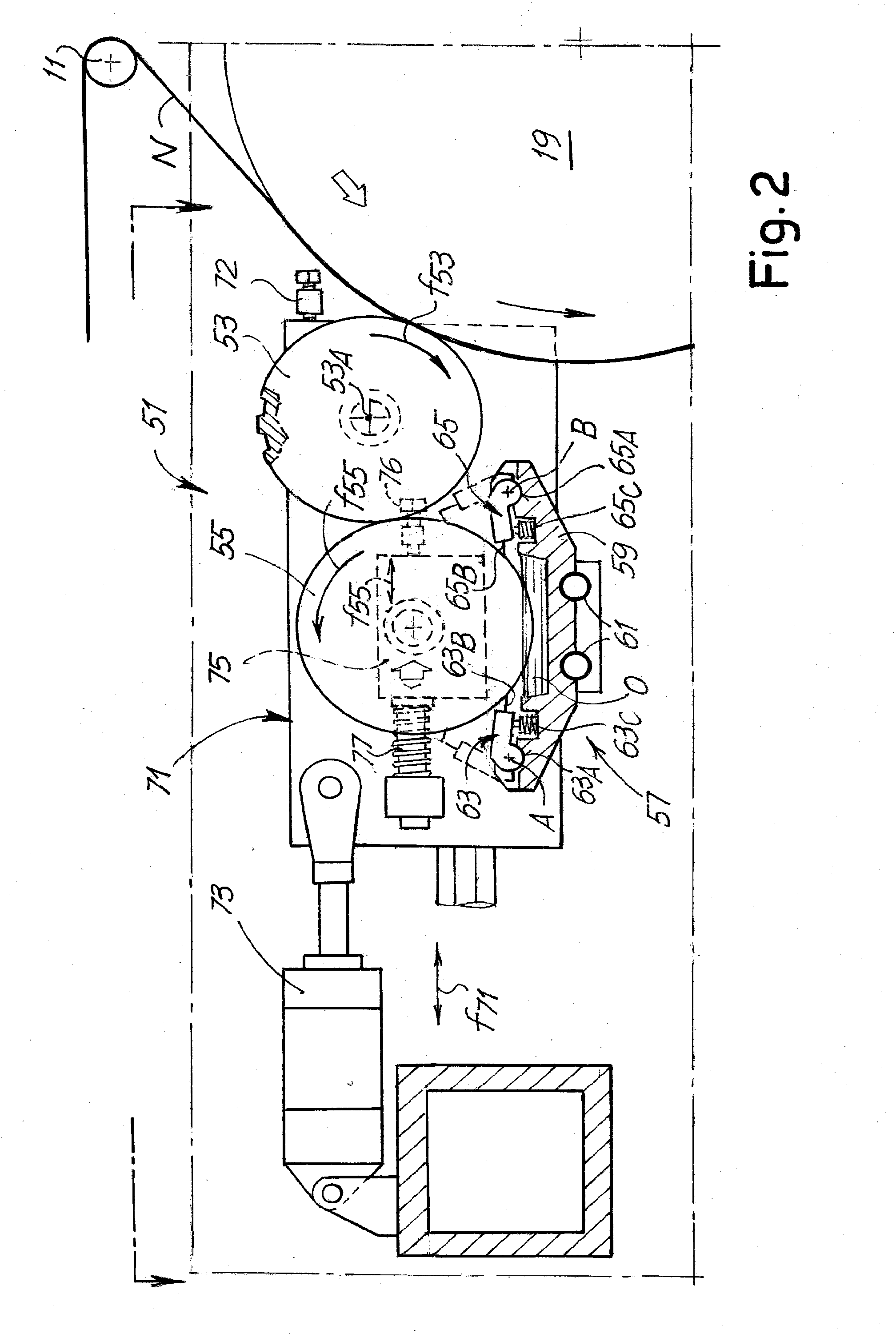 Vacuum metallization device with means to create metal-free areas