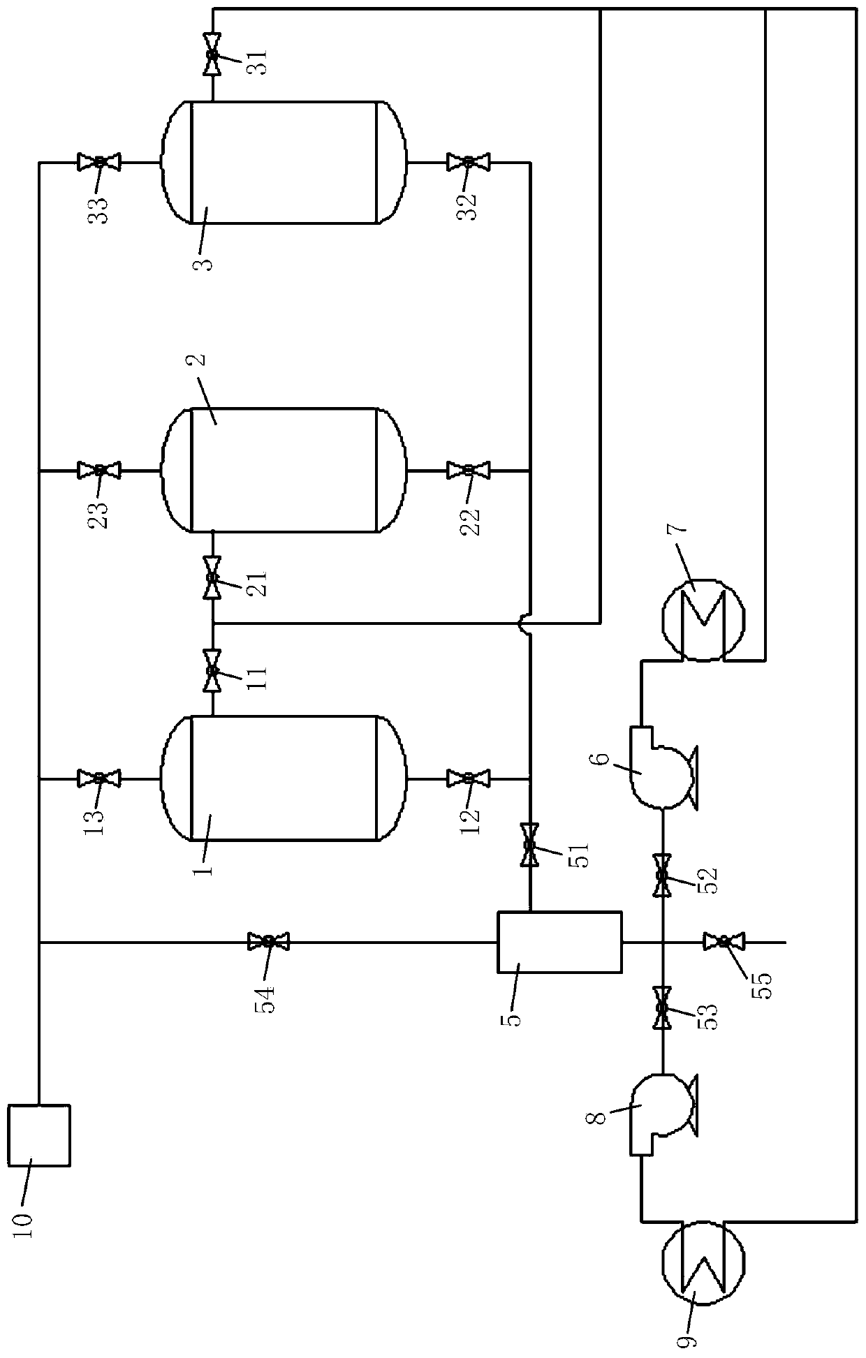 Fluid heat accumulating system and usage method thereof