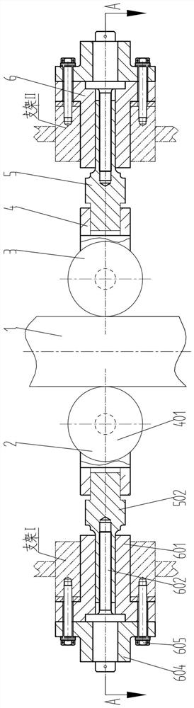 Wide-temperature-range gap compensation roller assembly with guiding, damping and supporting effects