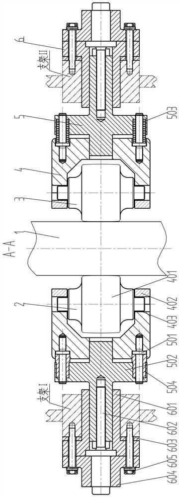 Wide-temperature-range gap compensation roller assembly with guiding, damping and supporting effects