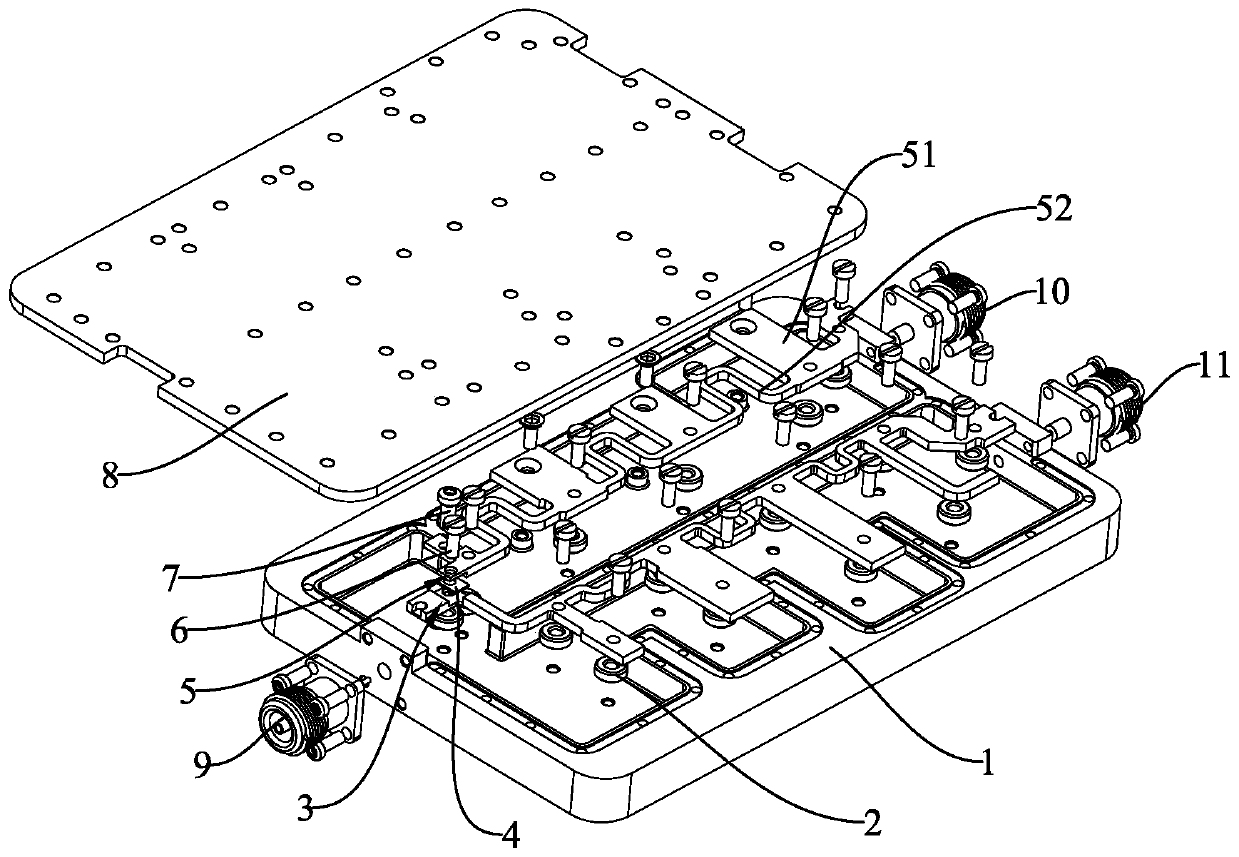 A broadband line combiner