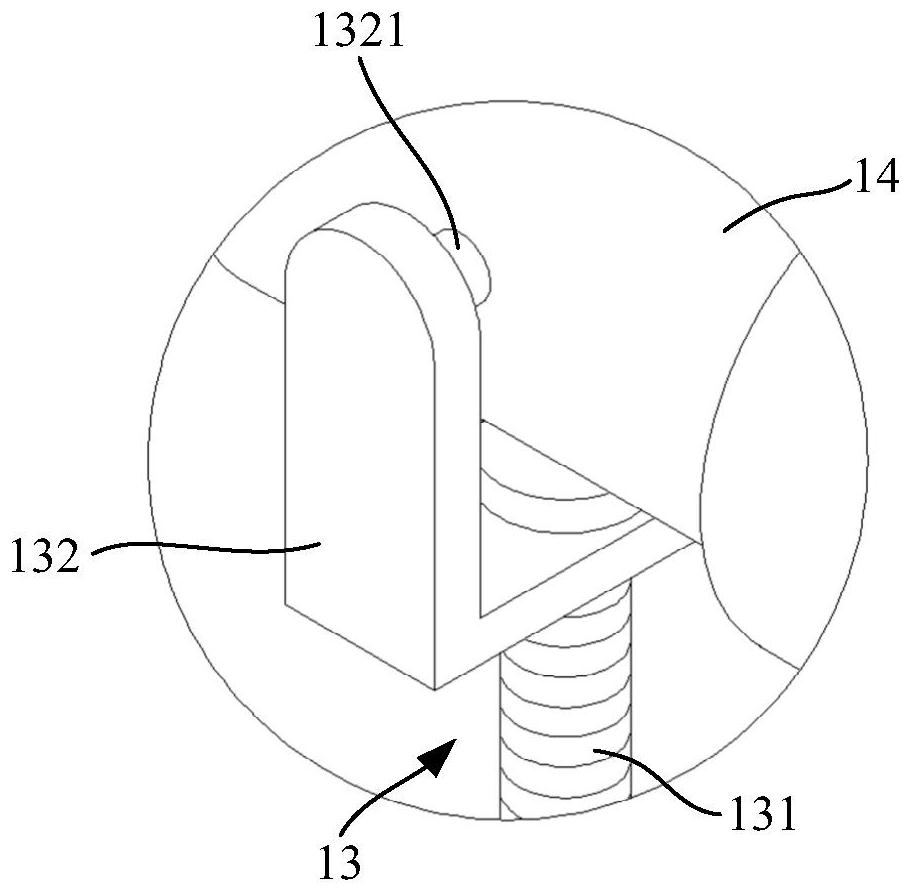 Spraying device for oscillation sorter and using method of spraying device