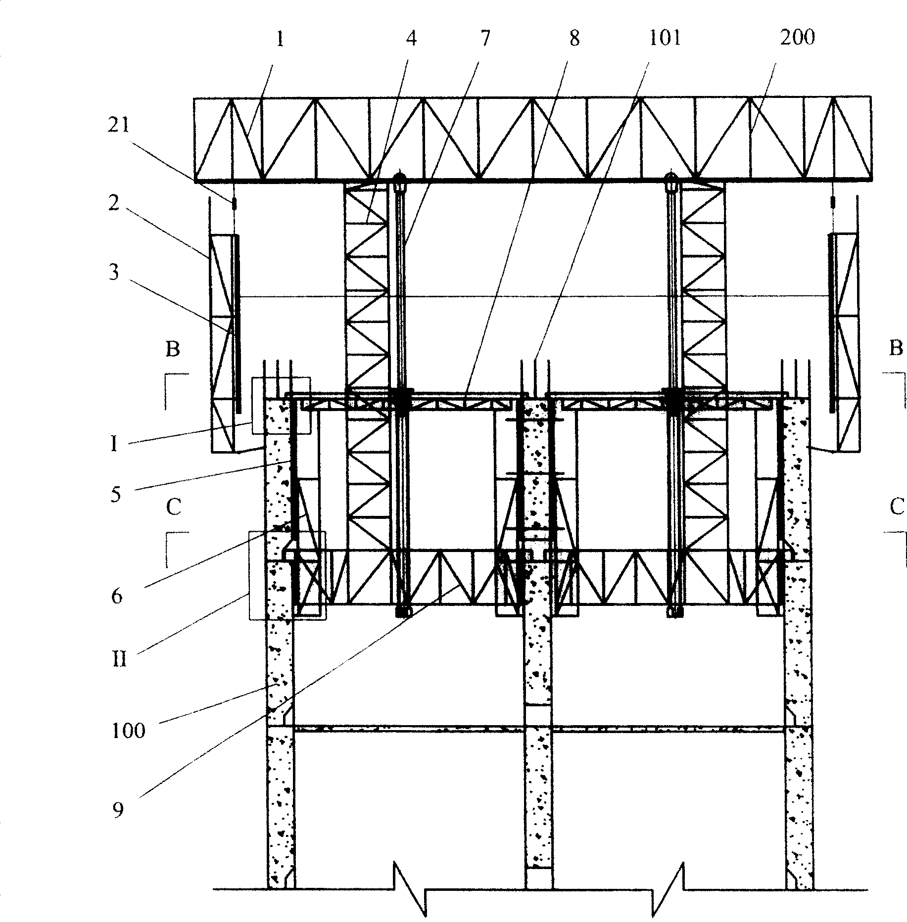 Reciprocating self-climbing type climbing form system and its climbing form method