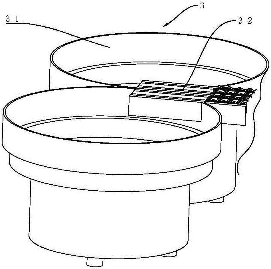 Assembly device of liquid check clips and catheters