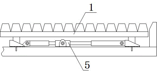 Sleeper evenly arranging device and evenly arranging construction method used for group-sleeper-type sleeper laying unit