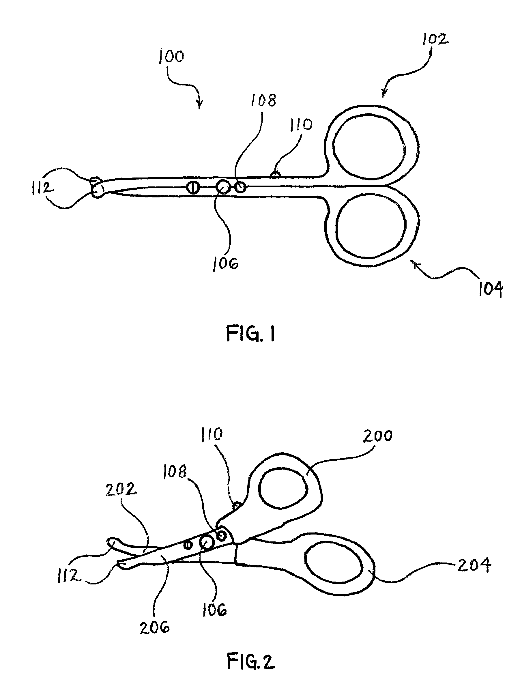 Illuminating nail scissors