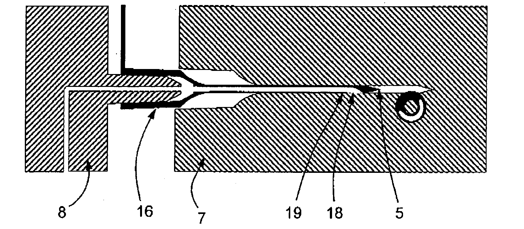 Method and apparatus for moulding cannulae