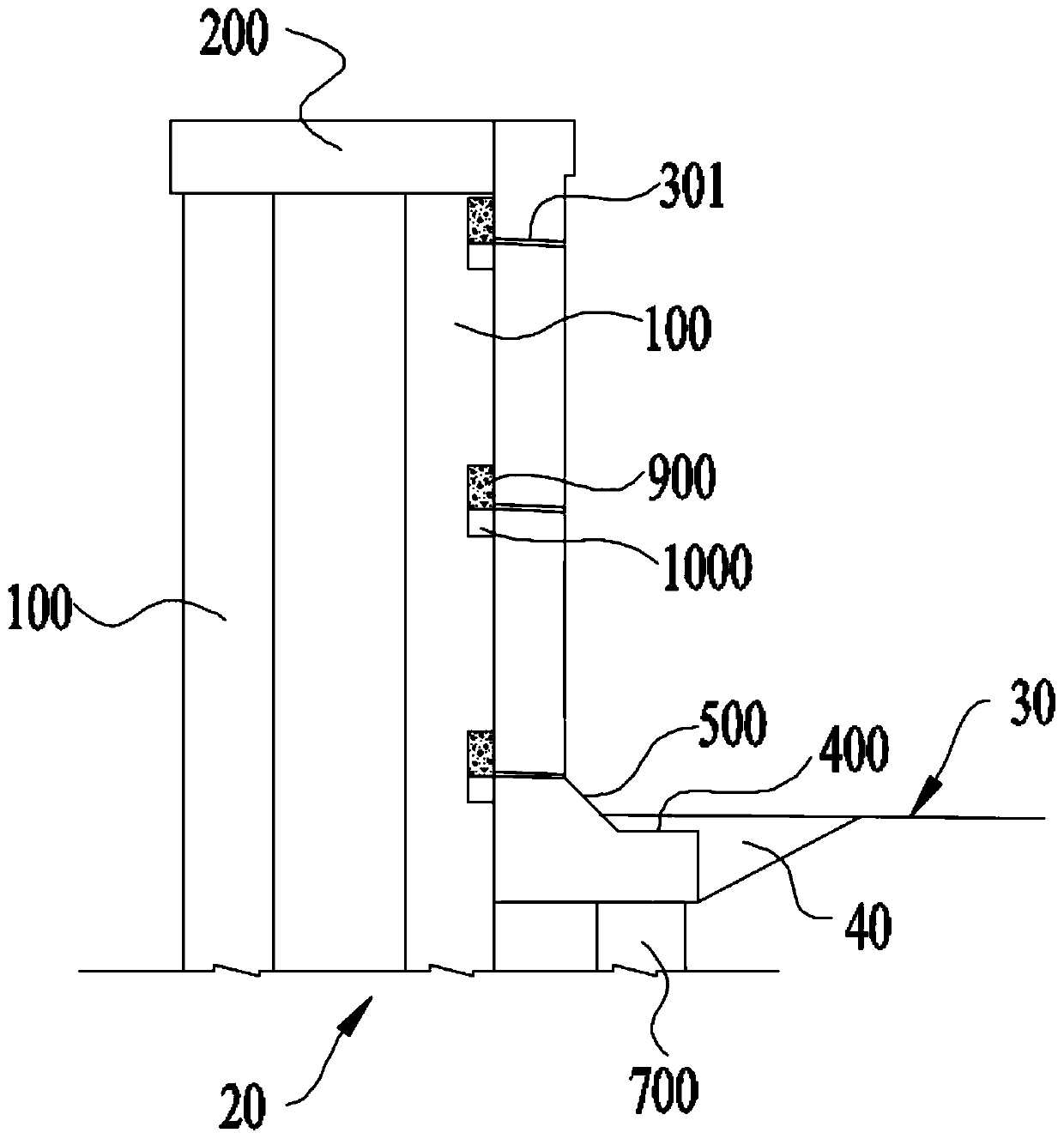 Slope retaining structure and construction method thereof