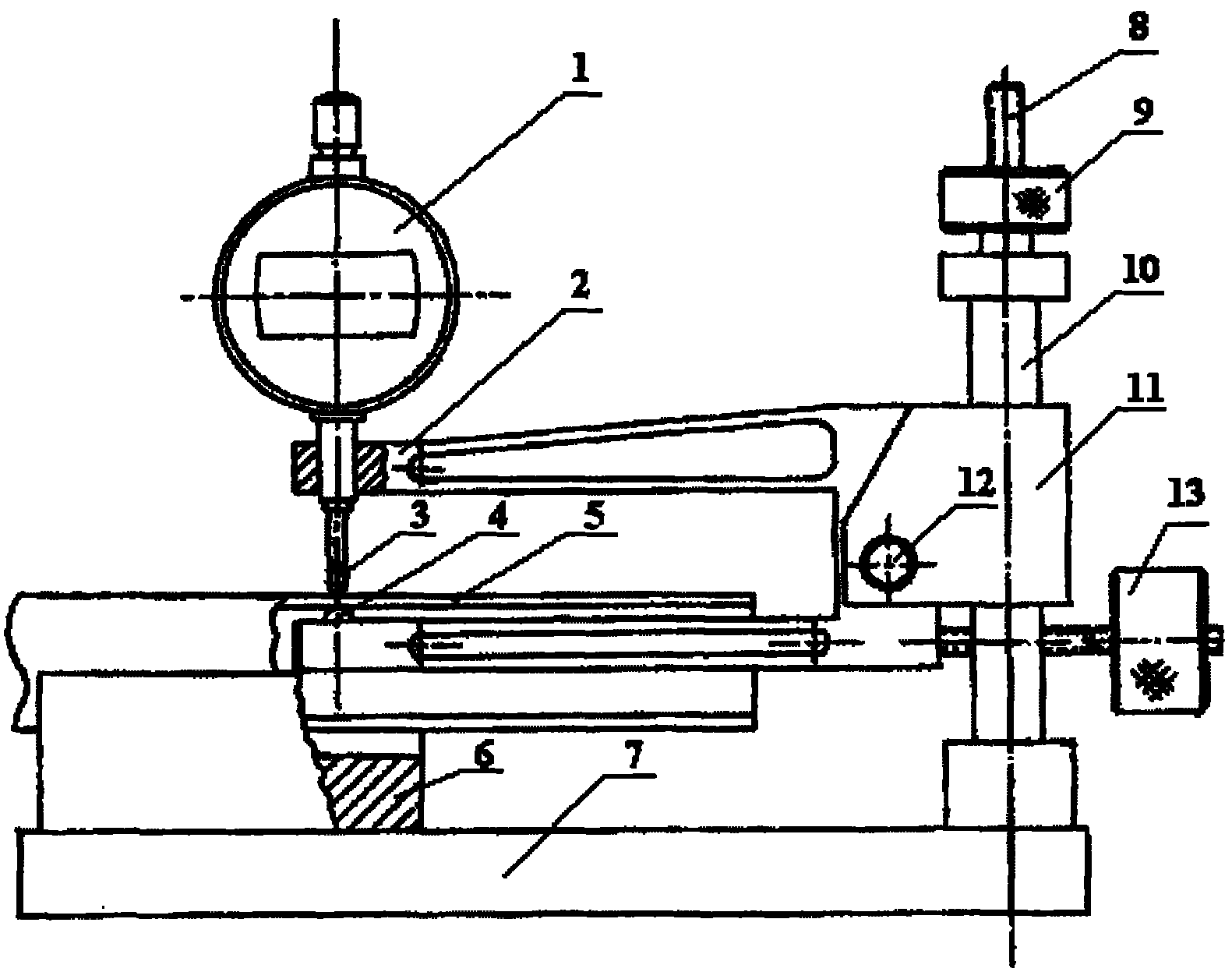 Device for measuring wall thickness of pipe