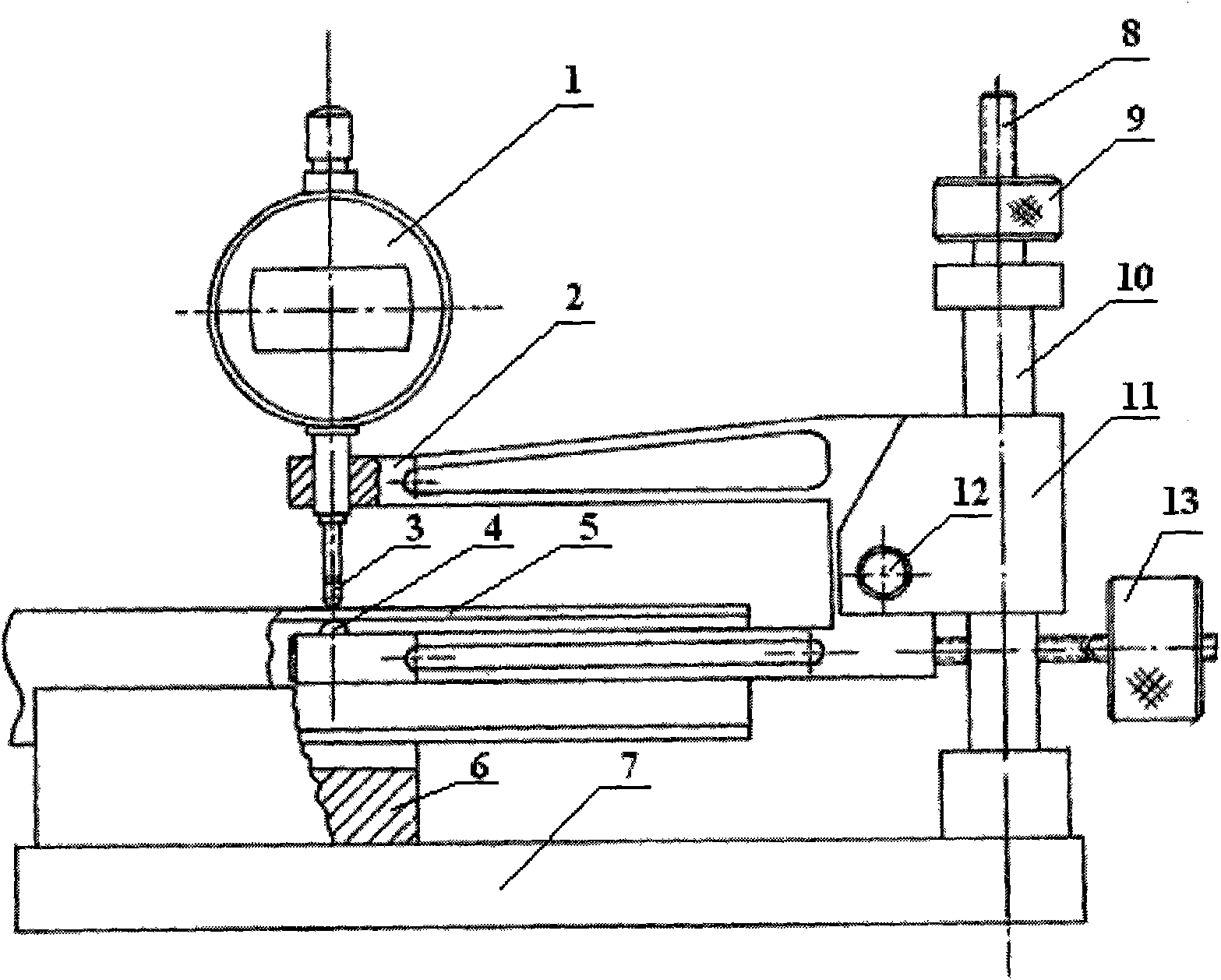 Device for measuring wall thickness of pipe