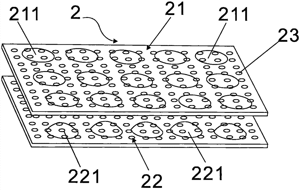 Microwave dehydration and roasting counter-trend compensation technology and equipment for making durian chips