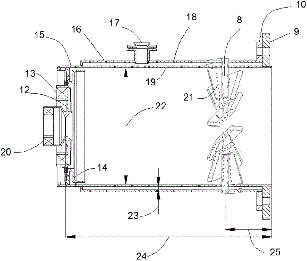 Liquefied gas combustion chamber with outlet equipped with swirling vanes