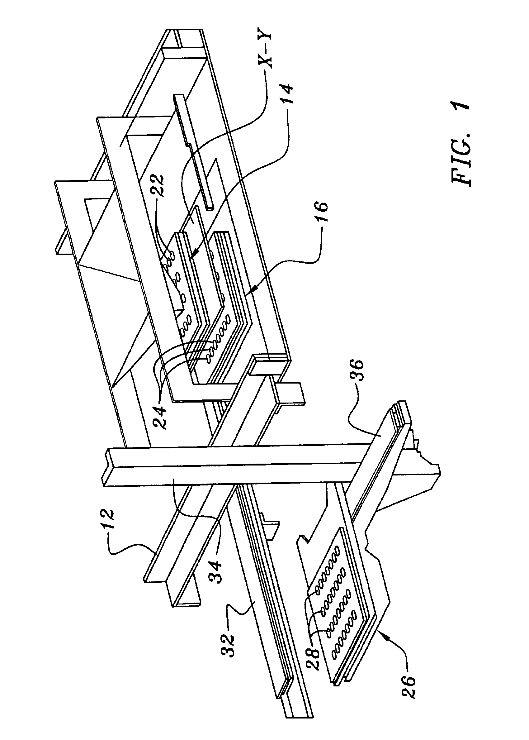 Compact structure for automatically filling solid pharmaceutical product packages