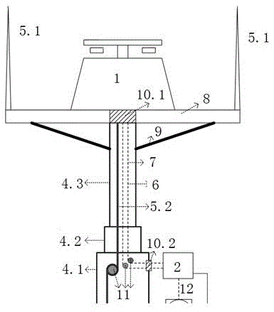 Electric-field-sensed lightning rod capable of lifting automatically