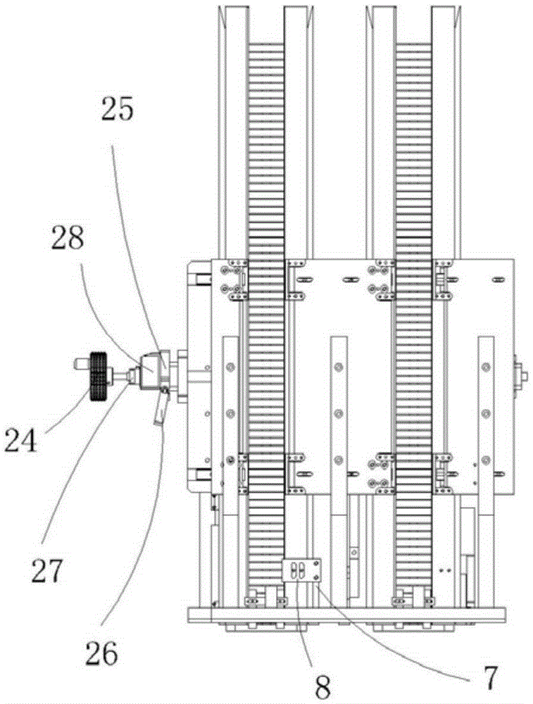 Feeding mechanism adaptive to products in different lengths