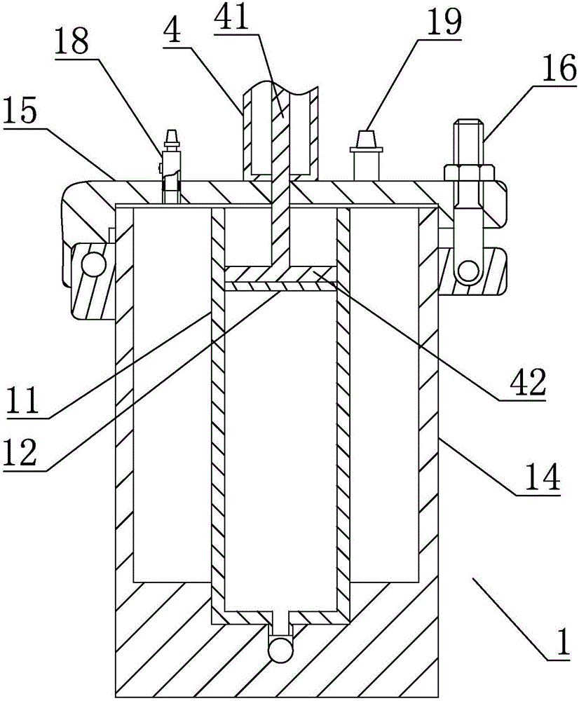 Glue dispenser stable in pressure