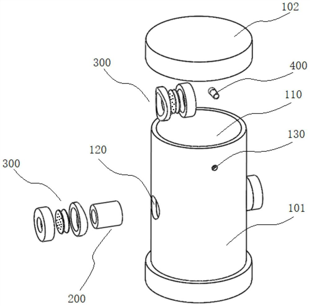 Soil gas collecting device and method