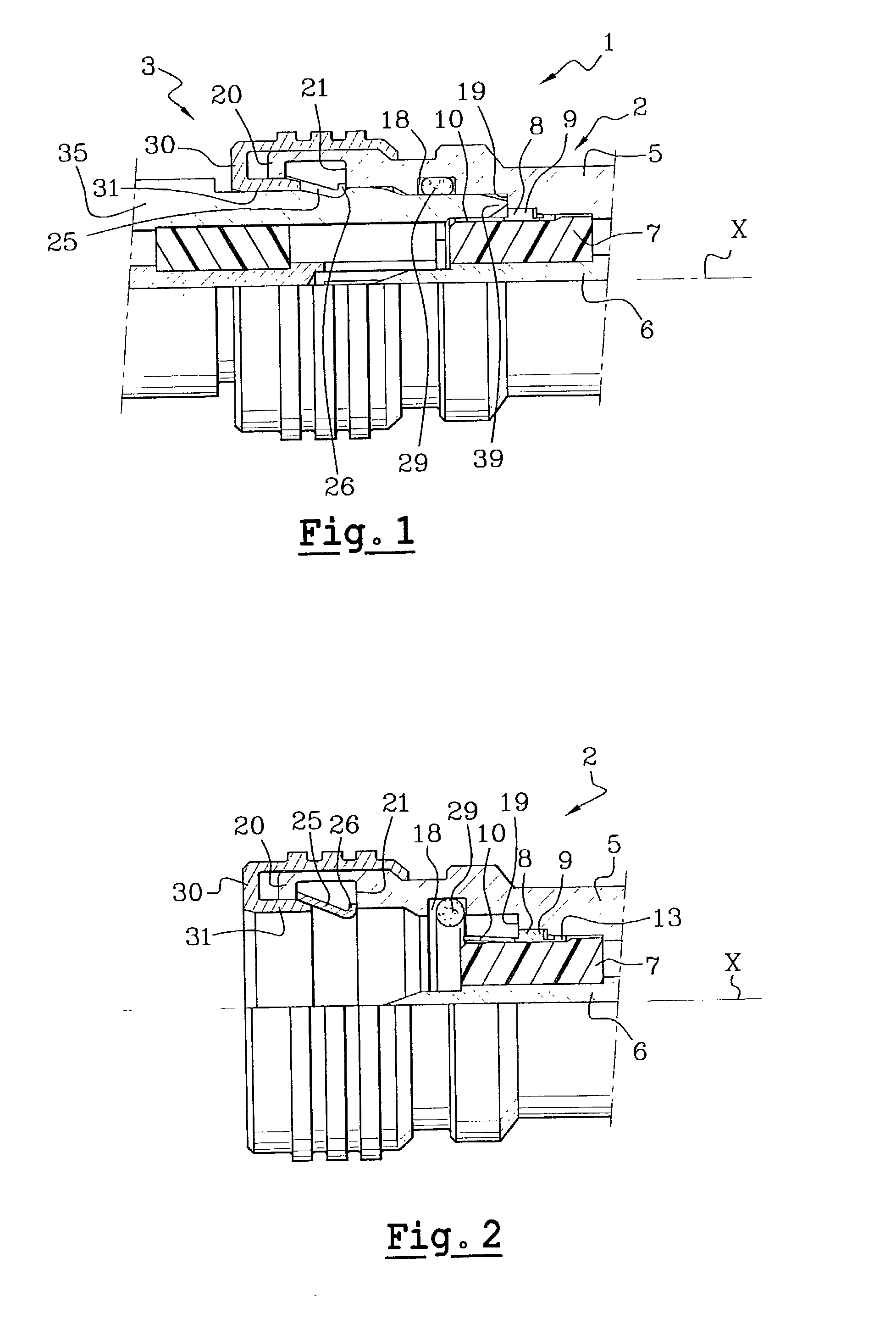 Coaxial connection with locking by snap-fastening