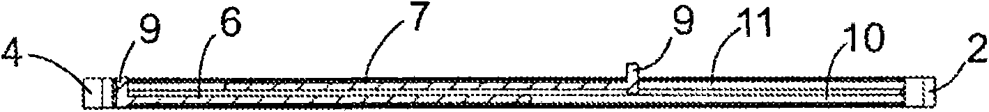 Refrigerated product tray and refrigeration device equipped therewith