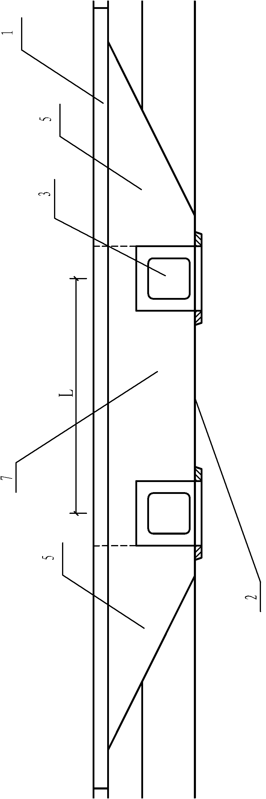 Short roadbed transition section structure between culverts of high speed railway