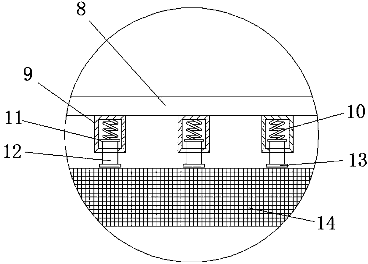 Chemical raw material pulverizing device