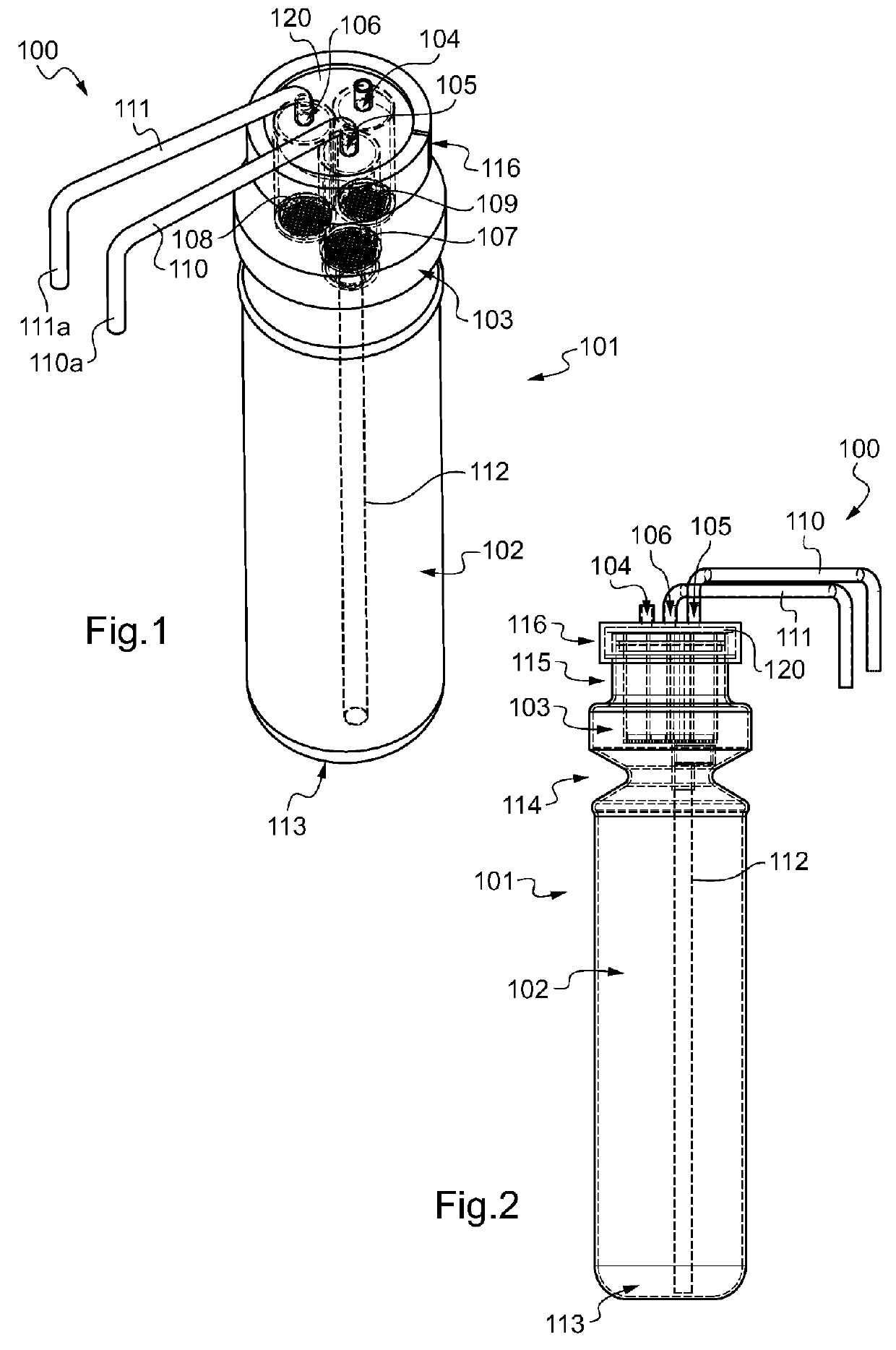 Tank with an integral filter and beverage dispensing appliance comprising such a tank