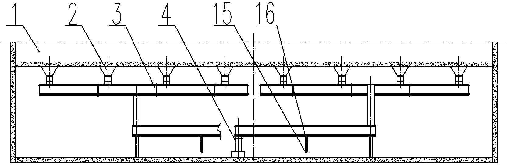 Aluminium oxide bin bottom blanking device and method