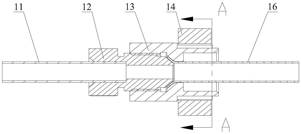 Air conditioner and its connection device between indoor unit and outdoor unit