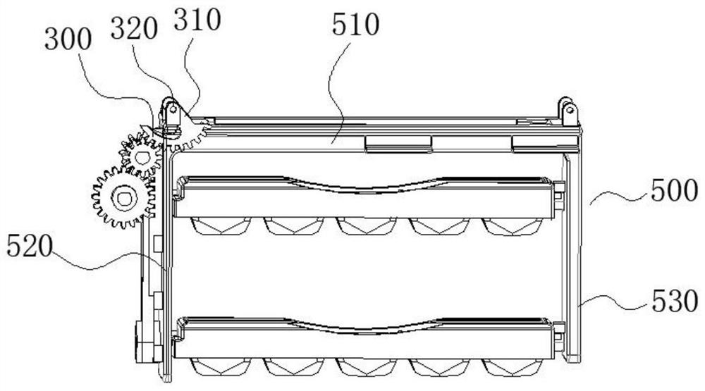 Ice making device and refrigerator