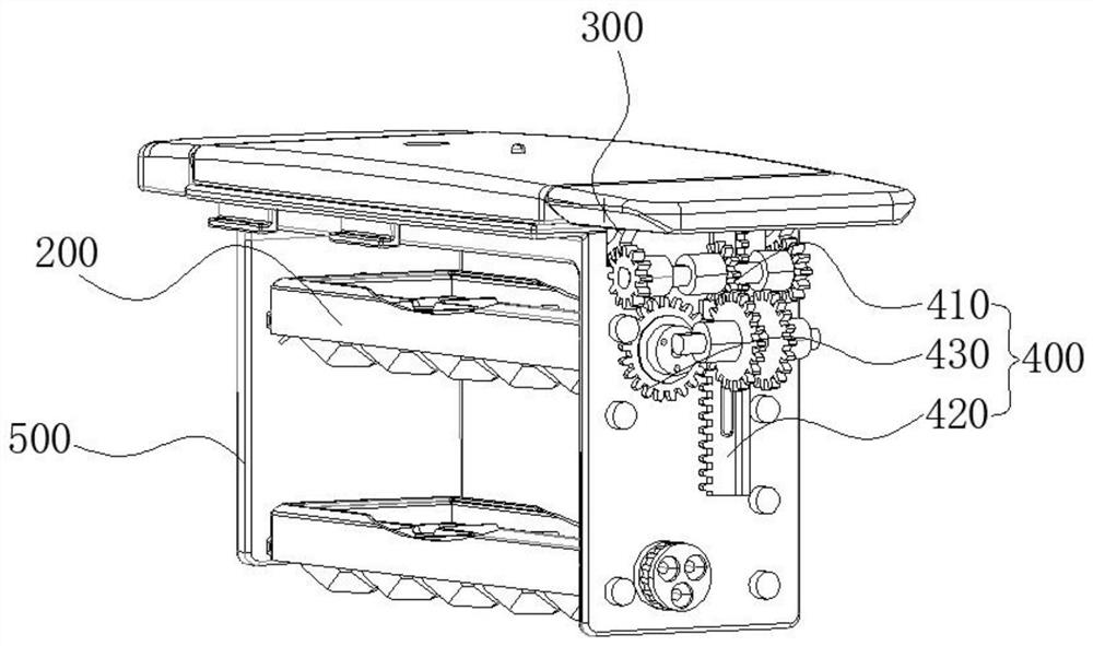 Ice making device and refrigerator