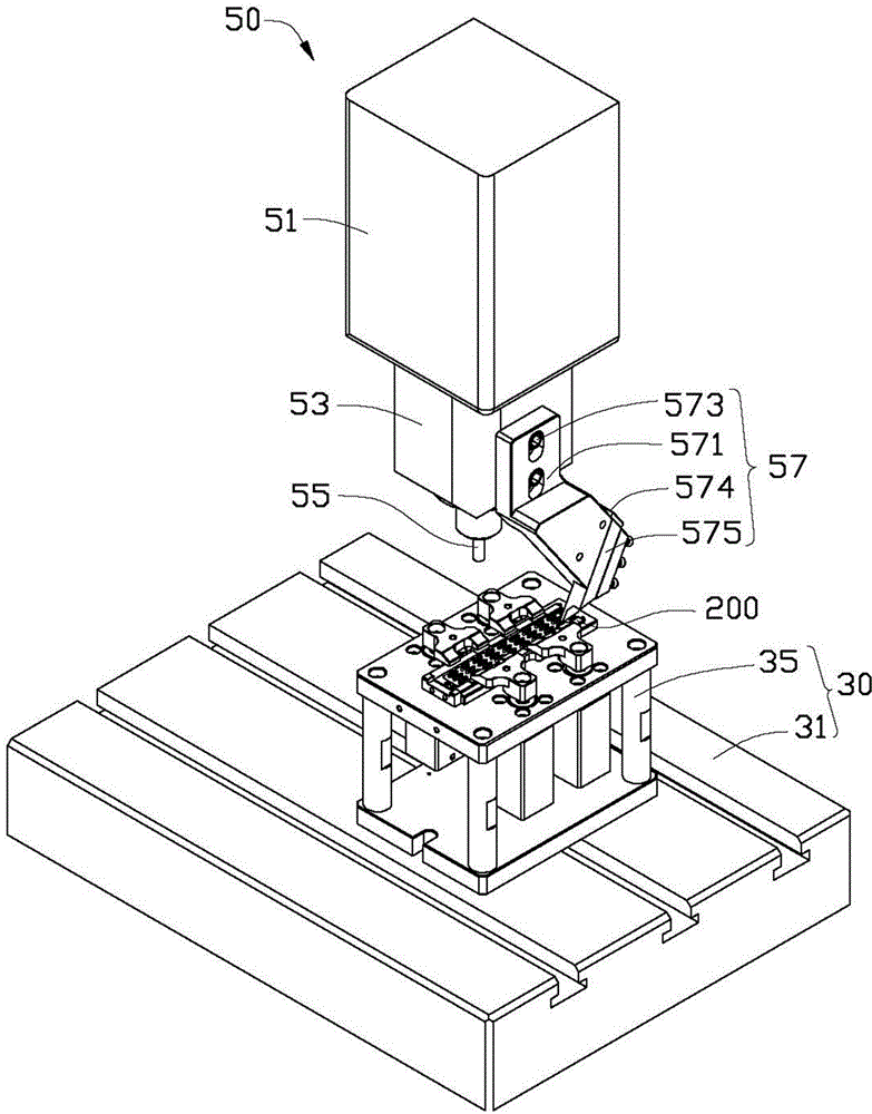 Feeding device, machine tool adopting feeding device and machining method thereof